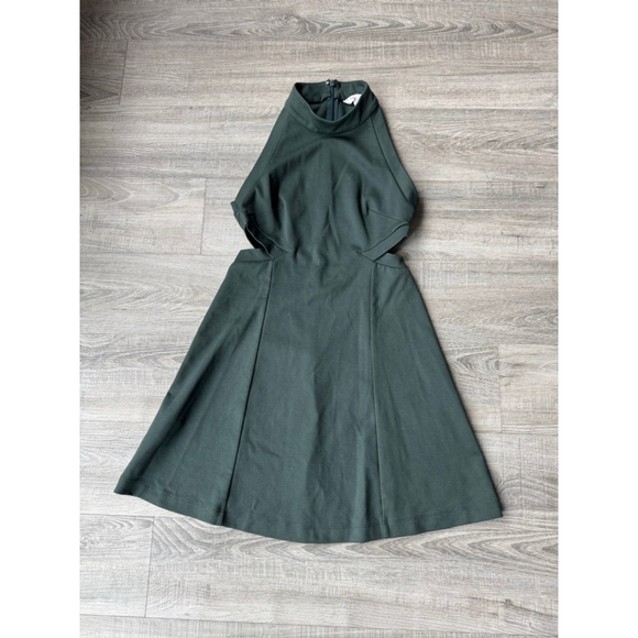 BCBG Emerald Green Mock Neck Cutout Dress Size 0 EUC Fit & Flare Mini Y2K - Picture 2 of 3